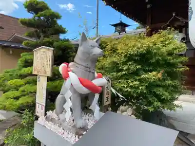 伊奴神社の狛犬