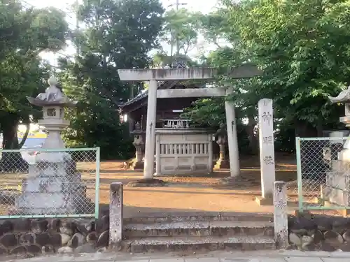 神明社の鳥居