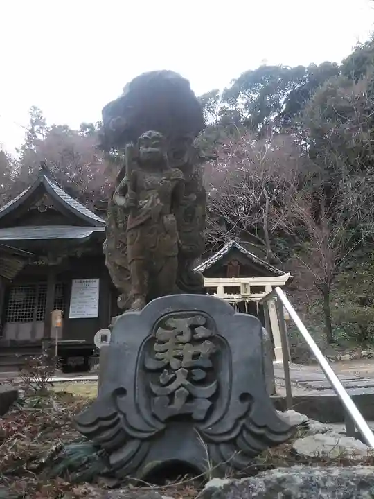 瑠璃光寺の像