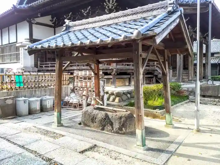 覚円寺の手水舎