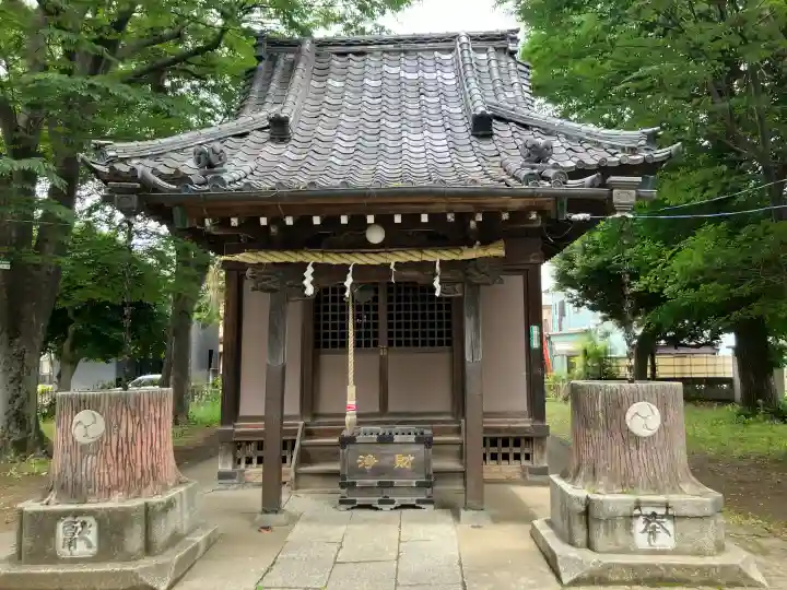 上小岩天祖神社の{uncategorized: "未分類", other: "その他", undefined: "問題あり", building: "その他建物", grave: "お墓", sacred_gate: "鳥居", guardian: "狛犬", statue: "像", buddha: "仏像", history: "歴史", nature: "自然", garden: "庭園", animal: "動物", pagoda: "塔", temizu: "手水舎", mountain_gate: "山門・神門", sanctuary: "本殿・本堂", subordinate: "末社・摂社", art: "芸術", scenery: "景色", jizo: "地蔵", ema: "絵馬", goshuin: "御朱印", omikuji: "おみくじ", items: "授与品その他", amulet: "お守り", goshuincho: "御朱印帳", eats: "食事", festival: "お祭り", votive_dance: "神楽", shichigosan: "七五三参", wedding: "結婚式", experience: "体験その他", initially: "初詣", around: "周辺", anti_infection: "感染症対策"}