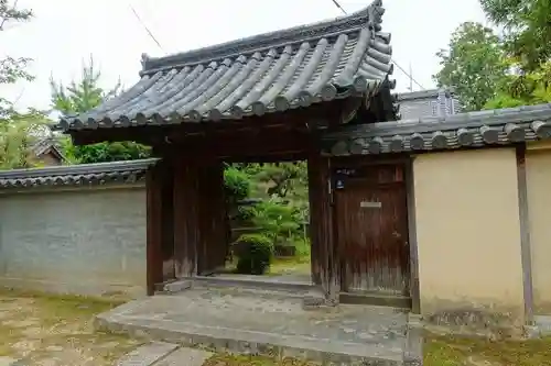 西大寺の山門