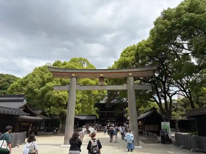 明治神宮の{uncategorized: "未分類", other: "その他", undefined: "問題あり", building: "その他建物", grave: "お墓", sacred_gate: "鳥居", guardian: "狛犬", statue: "像", buddha: "仏像", history: "歴史", nature: "自然", garden: "庭園", animal: "動物", pagoda: "塔", temizu: "手水舎", mountain_gate: "山門・神門", sanctuary: "本殿・本堂", subordinate: "末社・摂社", art: "芸術", scenery: "景色", jizo: "地蔵", ema: "絵馬", goshuin: "御朱印", omikuji: "おみくじ", items: "授与品その他", amulet: "お守り", goshuincho: "御朱印帳", eats: "食事", festival: "お祭り", votive_dance: "神楽", shichigosan: "七五三参", wedding: "結婚式", experience: "体験その他", initially: "初詣", around: "周辺", anti_infection: "感染症対策"}