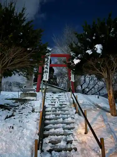 水無山神神社の{uncategorized: "未分類", other: "その他", undefined: "問題あり", building: "その他建物", grave: "お墓", sacred_gate: "鳥居", guardian: "狛犬", statue: "像", buddha: "仏像", history: "歴史", nature: "自然", garden: "庭園", animal: "動物", pagoda: "塔", temizu: "手水舎", mountain_gate: "山門・神門", sanctuary: "本殿・本堂", subordinate: "末社・摂社", art: "芸術", scenery: "景色", jizo: "地蔵", ema: "絵馬", goshuin: "御朱印", omikuji: "おみくじ", items: "授与品その他", amulet: "お守り", goshuincho: "御朱印帳", eats: "食事", festival: "お祭り", votive_dance: "神楽", shichigosan: "七五三参", wedding: "結婚式", experience: "体験その他", initially: "初詣", around: "周辺", anti_infection: "感染症対策"}