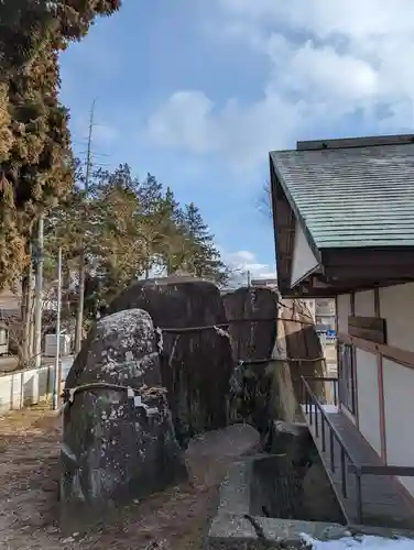 三ツ石神社(岩手県)