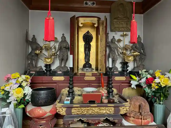 本郷薬師堂の{uncategorized: "未分類", other: "その他", undefined: "問題あり", building: "その他建物", grave: "お墓", sacred_gate: "鳥居", guardian: "狛犬", statue: "像", buddha: "仏像", history: "歴史", nature: "自然", garden: "庭園", animal: "動物", pagoda: "塔", temizu: "手水舎", mountain_gate: "山門・神門", sanctuary: "本殿・本堂", subordinate: "末社・摂社", art: "芸術", scenery: "景色", jizo: "地蔵", ema: "絵馬", goshuin: "御朱印", omikuji: "おみくじ", items: "授与品その他", amulet: "お守り", goshuincho: "御朱印帳", eats: "食事", festival: "お祭り", votive_dance: "神楽", shichigosan: "七五三参", wedding: "結婚式", experience: "体験その他", initially: "初詣", around: "周辺", anti_infection: "感染症対策"}