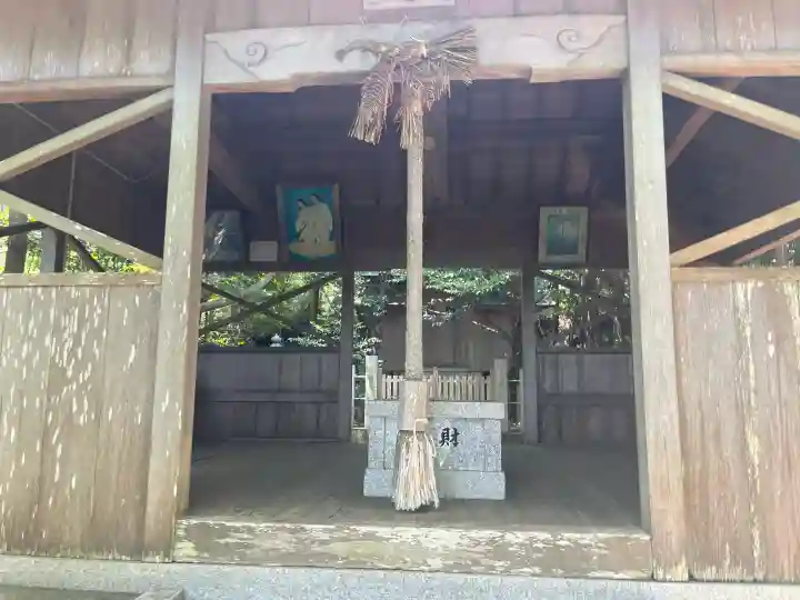 自凝神社の{uncategorized: "未分類", other: "その他", undefined: "問題あり", building: "その他建物", grave: "お墓", sacred_gate: "鳥居", guardian: "狛犬", statue: "像", buddha: "仏像", history: "歴史", nature: "自然", garden: "庭園", animal: "動物", pagoda: "塔", temizu: "手水舎", mountain_gate: "山門・神門", sanctuary: "本殿・本堂", subordinate: "末社・摂社", art: "芸術", scenery: "景色", jizo: "地蔵", ema: "絵馬", goshuin: "御朱印", omikuji: "おみくじ", items: "授与品その他", amulet: "お守り", goshuincho: "御朱印帳", eats: "食事", festival: "お祭り", votive_dance: "神楽", shichigosan: "七五三参", wedding: "結婚式", experience: "体験その他", initially: "初詣", around: "周辺", anti_infection: "感染症対策"}