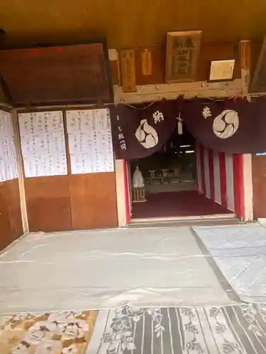 女体神社の本殿