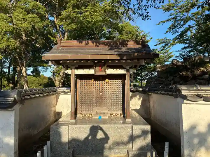 芝右衛門狸の祠(兵庫県)