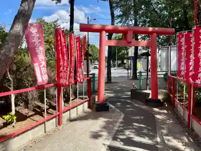 西千葉稲荷大明神の鳥居