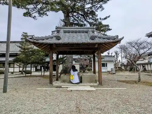 弘誓寺の手水舎