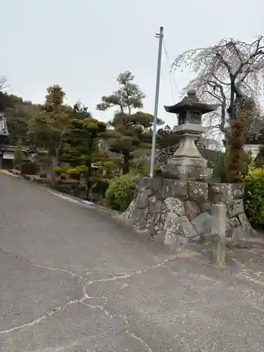 華蔵寺の{uncategorized: "未分類", other: "その他", undefined: "問題あり", building: "その他建物", grave: "お墓", sacred_gate: "鳥居", guardian: "狛犬", statue: "像", buddha: "仏像", history: "歴史", nature: "自然", garden: "庭園", animal: "動物", pagoda: "塔", temizu: "手水舎", mountain_gate: "山門・神門", sanctuary: "本殿・本堂", subordinate: "末社・摂社", art: "芸術", scenery: "景色", jizo: "地蔵", ema: "絵馬", goshuin: "御朱印", omikuji: "おみくじ", items: "授与品その他", amulet: "お守り", goshuincho: "御朱印帳", eats: "食事", festival: "お祭り", votive_dance: "神楽", shichigosan: "七五三参", wedding: "結婚式", experience: "体験その他", initially: "初詣", around: "周辺", anti_infection: "感染症対策"}
