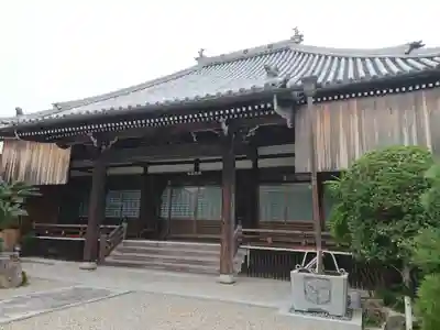 新光寺の本殿・本堂