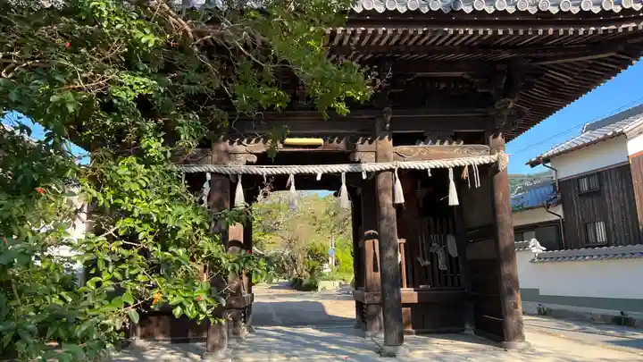 長明寺の山門・神門