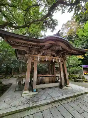 彌彦神社の手水舎