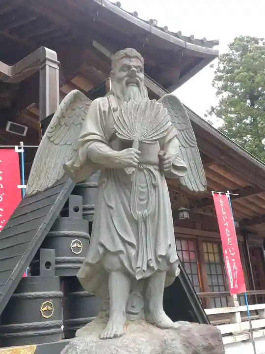 高尾山薬王院の像