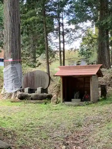 嶽山箒根神社奥の院の末社