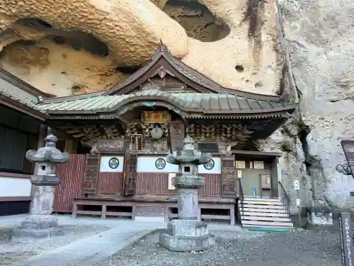 大谷寺の{uncategorized: "未分類", other: "その他", undefined: "問題あり", building: "その他建物", grave: "お墓", sacred_gate: "鳥居", guardian: "狛犬", statue: "像", buddha: "仏像", history: "歴史", nature: "自然", garden: "庭園", animal: "動物", pagoda: "塔", temizu: "手水舎", mountain_gate: "山門・神門", sanctuary: "本殿・本堂", subordinate: "末社・摂社", art: "芸術", scenery: "景色", jizo: "地蔵", ema: "絵馬", goshuin: "御朱印", omikuji: "おみくじ", items: "授与品その他", amulet: "お守り", goshuincho: "御朱印帳", eats: "食事", festival: "お祭り", votive_dance: "神楽", shichigosan: "七五三参", wedding: "結婚式", experience: "体験その他", initially: "初詣", around: "周辺", anti_infection: "感染症対策"}