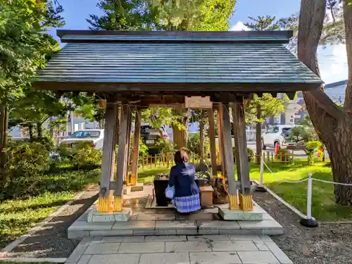 西野神社の手水