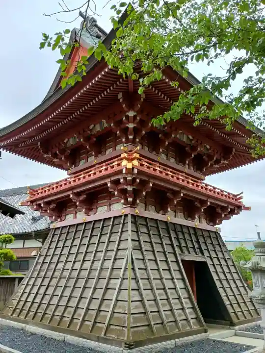 慶龍寺の{uncategorized: "未分類", other: "その他", undefined: "問題あり", building: "その他建物", grave: "お墓", sacred_gate: "鳥居", guardian: "狛犬", statue: "像", buddha: "仏像", history: "歴史", nature: "自然", garden: "庭園", animal: "動物", pagoda: "塔", temizu: "手水舎", mountain_gate: "山門・神門", sanctuary: "本殿・本堂", subordinate: "末社・摂社", art: "芸術", scenery: "景色", jizo: "地蔵", ema: "絵馬", goshuin: "御朱印", omikuji: "おみくじ", items: "授与品その他", amulet: "お守り", goshuincho: "御朱印帳", eats: "食事", festival: "お祭り", votive_dance: "神楽", shichigosan: "七五三参", wedding: "結婚式", experience: "体験その他", initially: "初詣", around: "周辺", anti_infection: "感染症対策"}