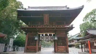 伊豫豆比古命神社の山門・神門