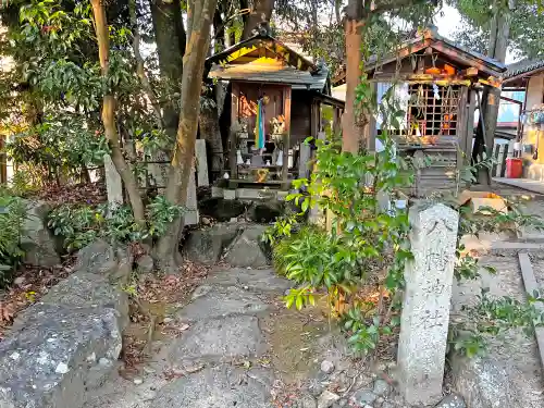 宇流冨志禰神社の末社・摂社