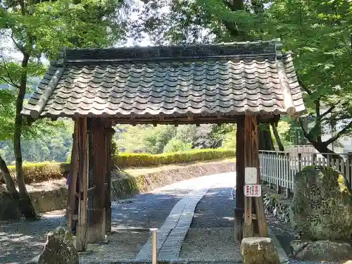 永保寺の山門