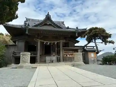森戸大明神（森戸神社）の{uncategorized: "未分類", other: "その他", undefined: "問題あり", building: "その他建物", grave: "お墓", sacred_gate: "鳥居", guardian: "狛犬", statue: "像", buddha: "仏像", history: "歴史", nature: "自然", garden: "庭園", animal: "動物", pagoda: "塔", temizu: "手水舎", mountain_gate: "山門・神門", sanctuary: "本殿・本堂", subordinate: "末社・摂社", art: "芸術", scenery: "景色", jizo: "地蔵", ema: "絵馬", goshuin: "御朱印", omikuji: "おみくじ", items: "授与品その他", amulet: "お守り", goshuincho: "御朱印帳", eats: "食事", festival: "お祭り", votive_dance: "神楽", shichigosan: "七五三参", wedding: "結婚式", experience: "体験その他", initially: "初詣", around: "周辺", anti_infection: "感染症対策"}