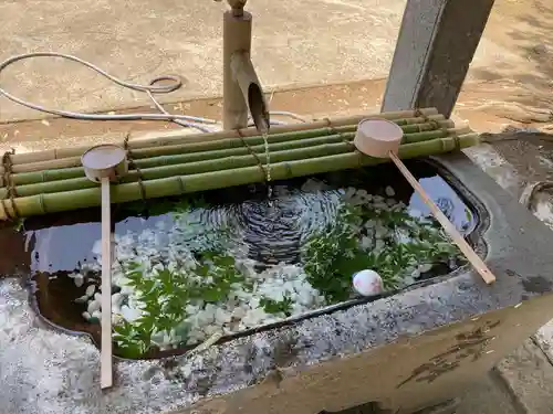 平出雷電神社の手水舎