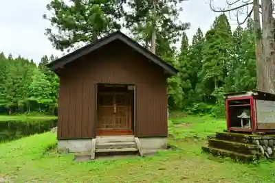 郡殿の池弁財天社(新潟県)