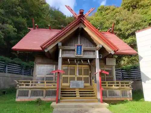 神恵内嚴島神社の本殿