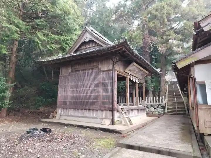 泉岡一言神社の{uncategorized: "未分類", other: "その他", undefined: "問題あり", building: "その他建物", grave: "お墓", sacred_gate: "鳥居", guardian: "狛犬", statue: "像", buddha: "仏像", history: "歴史", nature: "自然", garden: "庭園", animal: "動物", pagoda: "塔", temizu: "手水舎", mountain_gate: "山門・神門", sanctuary: "本殿・本堂", subordinate: "末社・摂社", art: "芸術", scenery: "景色", jizo: "地蔵", ema: "絵馬", goshuin: "御朱印", omikuji: "おみくじ", items: "授与品その他", amulet: "お守り", goshuincho: "御朱印帳", eats: "食事", festival: "お祭り", votive_dance: "神楽", shichigosan: "七五三参", wedding: "結婚式", experience: "体験その他", initially: "初詣", around: "周辺", anti_infection: "感染症対策"}