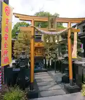 亀ケ池八幡宮の末社・摂社