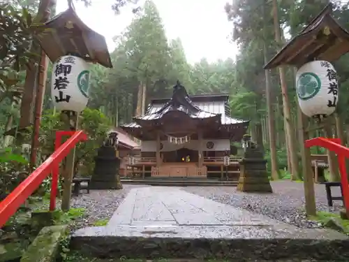 御岩神社の本殿・本堂