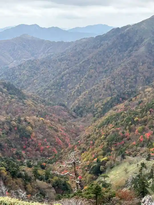 劔山本宮宝蔵石神社(徳島県)