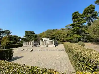 反正天皇陵（百舌鳥耳原北陵）の{uncategorized: "未分類", other: "その他", undefined: "問題あり", building: "その他建物", grave: "お墓", sacred_gate: "鳥居", guardian: "狛犬", statue: "像", buddha: "仏像", history: "歴史", nature: "自然", garden: "庭園", animal: "動物", pagoda: "塔", temizu: "手水舎", mountain_gate: "山門・神門", sanctuary: "本殿・本堂", subordinate: "末社・摂社", art: "芸術", scenery: "景色", jizo: "地蔵", ema: "絵馬", goshuin: "御朱印", omikuji: "おみくじ", items: "授与品その他", amulet: "お守り", goshuincho: "御朱印帳", eats: "食事", festival: "お祭り", votive_dance: "神楽", shichigosan: "七五三参", wedding: "結婚式", experience: "体験その他", initially: "初詣", around: "周辺", anti_infection: "感染症対策"}