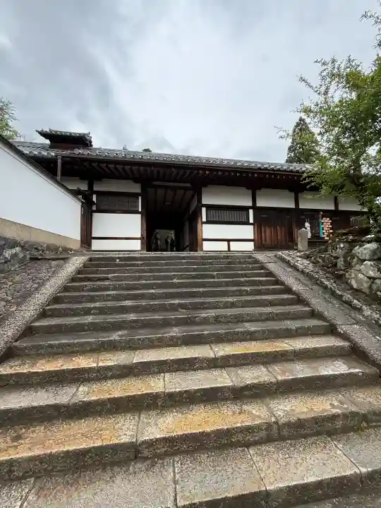東大寺 二月堂の{uncategorized: "未分類", other: "その他", undefined: "問題あり", building: "その他建物", grave: "お墓", sacred_gate: "鳥居", guardian: "狛犬", statue: "像", buddha: "仏像", history: "歴史", nature: "自然", garden: "庭園", animal: "動物", pagoda: "塔", temizu: "手水舎", mountain_gate: "山門・神門", sanctuary: "本殿・本堂", subordinate: "末社・摂社", art: "芸術", scenery: "景色", jizo: "地蔵", ema: "絵馬", goshuin: "御朱印", omikuji: "おみくじ", items: "授与品その他", amulet: "お守り", goshuincho: "御朱印帳", eats: "食事", festival: "お祭り", votive_dance: "神楽", shichigosan: "七五三参", wedding: "結婚式", experience: "体験その他", initially: "初詣", around: "周辺", anti_infection: "感染症対策"}