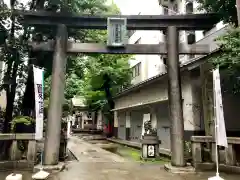 銀杏岡八幡神社の鳥居