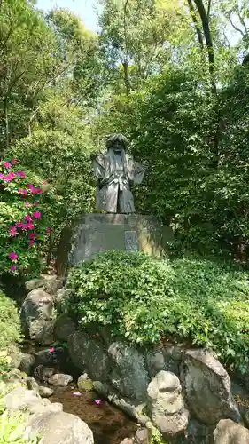 寒川神社の像