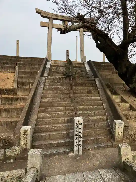 嘉母神社の鳥居