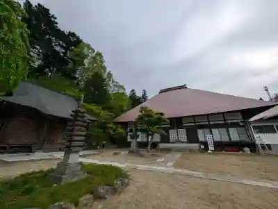 真照寺の{uncategorized: "未分類", other: "その他", undefined: "問題あり", building: "その他建物", grave: "お墓", sacred_gate: "鳥居", guardian: "狛犬", statue: "像", buddha: "仏像", history: "歴史", nature: "自然", garden: "庭園", animal: "動物", pagoda: "塔", temizu: "手水舎", mountain_gate: "山門・神門", sanctuary: "本殿・本堂", subordinate: "末社・摂社", art: "芸術", scenery: "景色", jizo: "地蔵", ema: "絵馬", goshuin: "御朱印", omikuji: "おみくじ", items: "授与品その他", amulet: "お守り", goshuincho: "御朱印帳", eats: "食事", festival: "お祭り", votive_dance: "神楽", shichigosan: "七五三参", wedding: "結婚式", experience: "体験その他", initially: "初詣", around: "周辺", anti_infection: "感染症対策"}