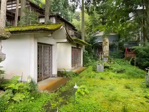 大王寺の本殿