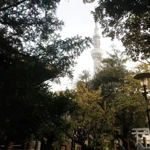 三囲神社の景色