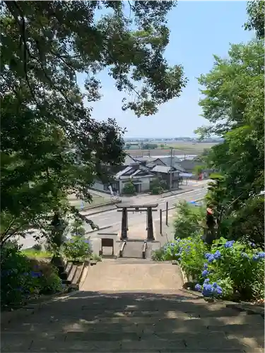 妻山神社の建物その他