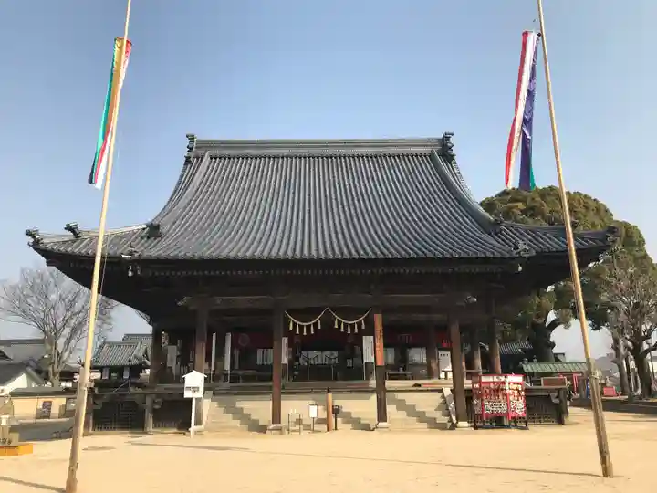 西大寺の本殿・本堂