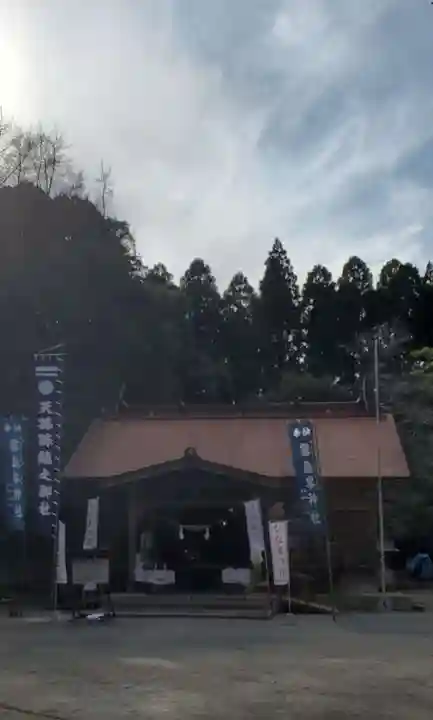 霧島岑神社の本殿・本堂
