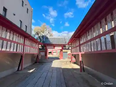 愛染堂勝鬘院の山門・神門