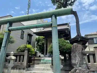 千度小路龍宮神社の{uncategorized: "未分類", other: "その他", undefined: "問題あり", building: "その他建物", grave: "お墓", sacred_gate: "鳥居", guardian: "狛犬", statue: "像", buddha: "仏像", history: "歴史", nature: "自然", garden: "庭園", animal: "動物", pagoda: "塔", temizu: "手水舎", mountain_gate: "山門・神門", sanctuary: "本殿・本堂", subordinate: "末社・摂社", art: "芸術", scenery: "景色", jizo: "地蔵", ema: "絵馬", goshuin: "御朱印", omikuji: "おみくじ", items: "授与品その他", amulet: "お守り", goshuincho: "御朱印帳", eats: "食事", festival: "お祭り", votive_dance: "神楽", shichigosan: "七五三参", wedding: "結婚式", experience: "体験その他", initially: "初詣", around: "周辺", anti_infection: "感染症対策"}