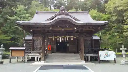 義經神社の本殿