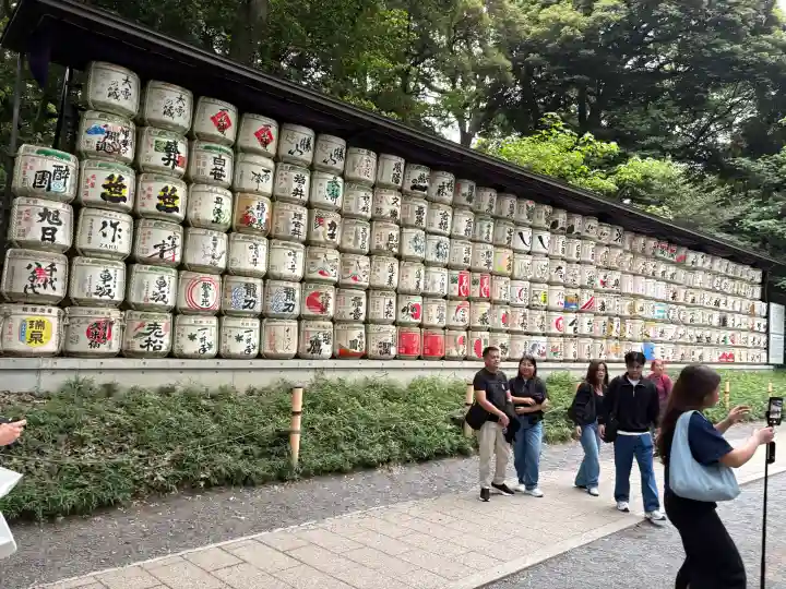明治神宮の{uncategorized: "未分類", other: "その他", undefined: "問題あり", building: "その他建物", grave: "お墓", sacred_gate: "鳥居", guardian: "狛犬", statue: "像", buddha: "仏像", history: "歴史", nature: "自然", garden: "庭園", animal: "動物", pagoda: "塔", temizu: "手水舎", mountain_gate: "山門・神門", sanctuary: "本殿・本堂", subordinate: "末社・摂社", art: "芸術", scenery: "景色", jizo: "地蔵", ema: "絵馬", goshuin: "御朱印", omikuji: "おみくじ", items: "授与品その他", amulet: "お守り", goshuincho: "御朱印帳", eats: "食事", festival: "お祭り", votive_dance: "神楽", shichigosan: "七五三参", wedding: "結婚式", experience: "体験その他", initially: "初詣", around: "周辺", anti_infection: "感染症対策"}